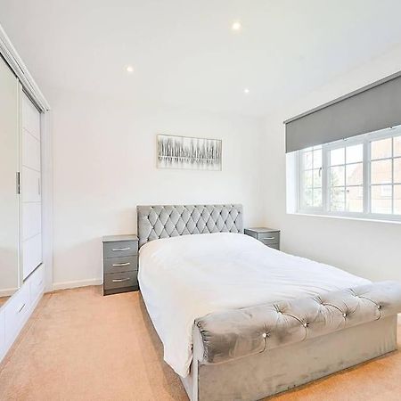Premium Private Apartment Minutes To Central Лондон Екстериор снимка