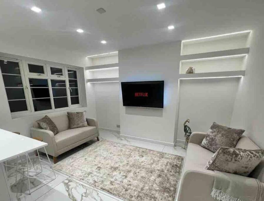 Premium Private Apartment Minutes To Central Лондон Екстериор снимка